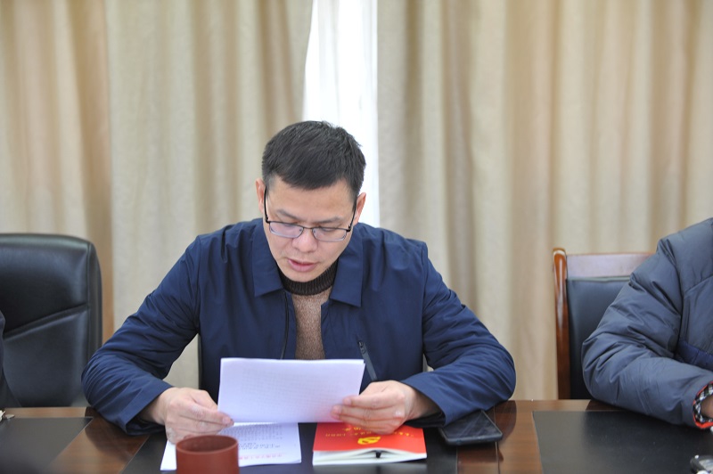 南宁农工商集团有限责任公司召开 党风廉政建设“大学习、大研讨”暨 2020年第一季度党委中心组专题 学习讨论会