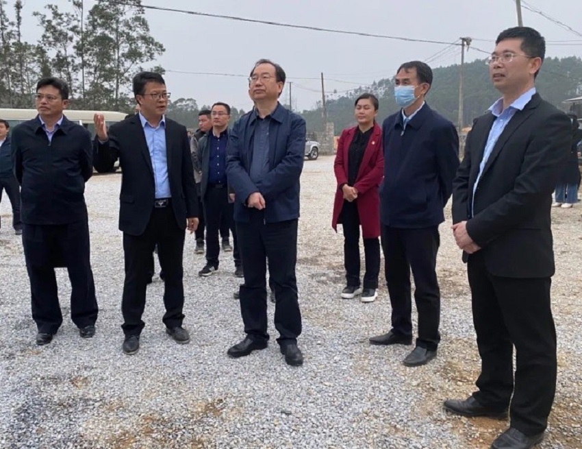 自治区民政厅厅长朱学庆莅临平果市人文纪念公园项目指导工作