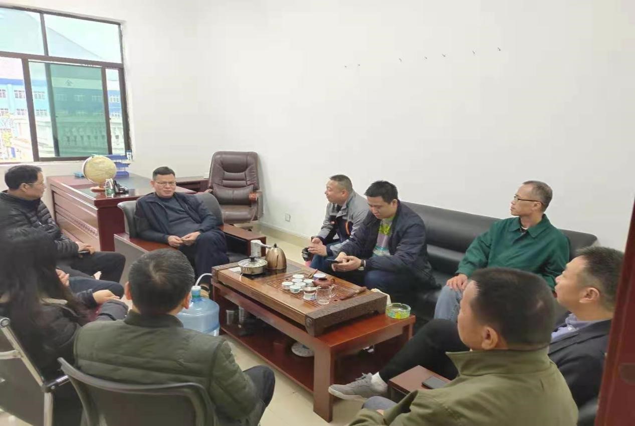 南宁农工商集团领导在马山县蛋鸡养殖项目现场检查督导 南宁农工商集团领导在马山县蛋鸡养殖项目现场检查督导